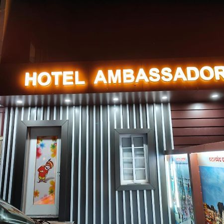 The Hotel Ambassador Inn Varanasi Exterior foto
