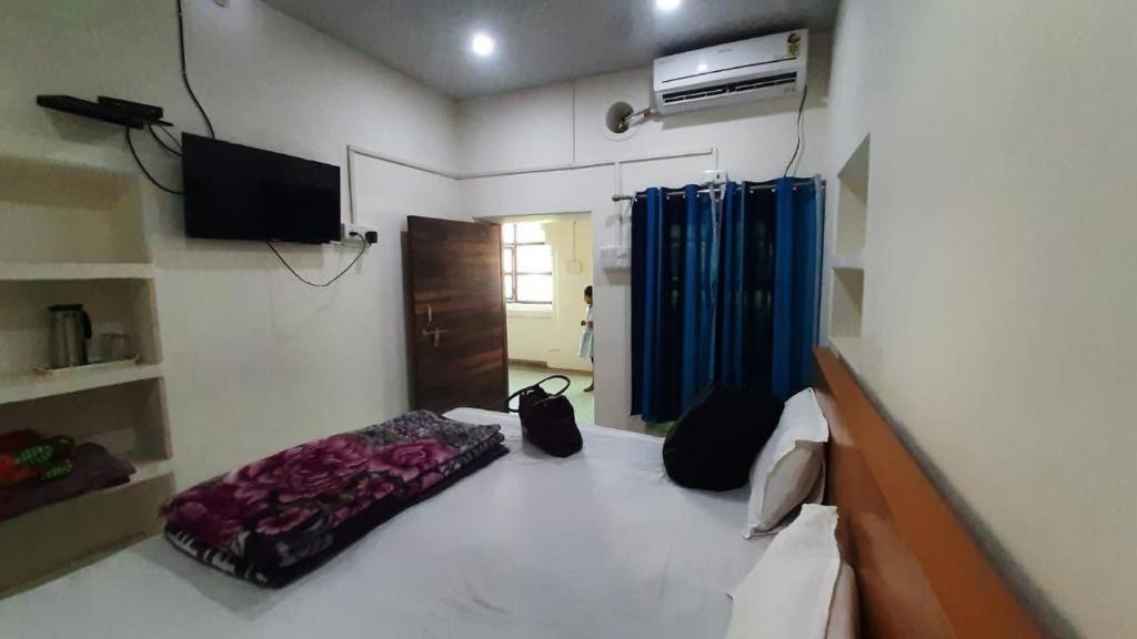 The Hotel Ambassador Inn Varanasi Exterior foto